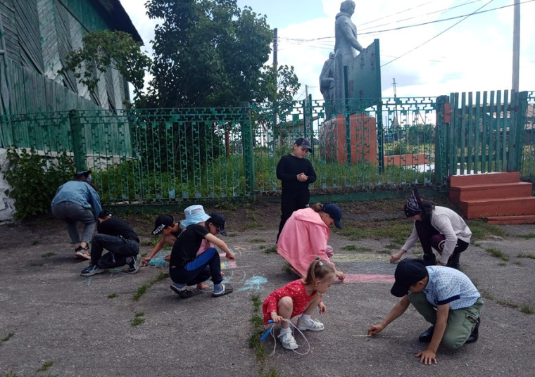 11.06.2023г. Конкурс рисунков на асфальте.